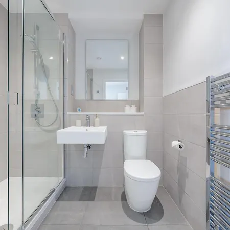 Lovely 3 Bedroom House Free Parking Luton  Extérieur photo
