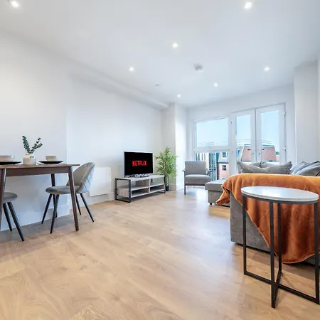 Lovely 3 Bedroom House Free Parking Luton  Extérieur photo
