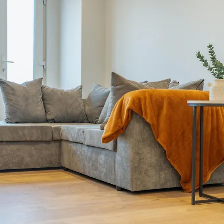 Lovely 3 Bedroom House Free Parking Luton  Extérieur photo